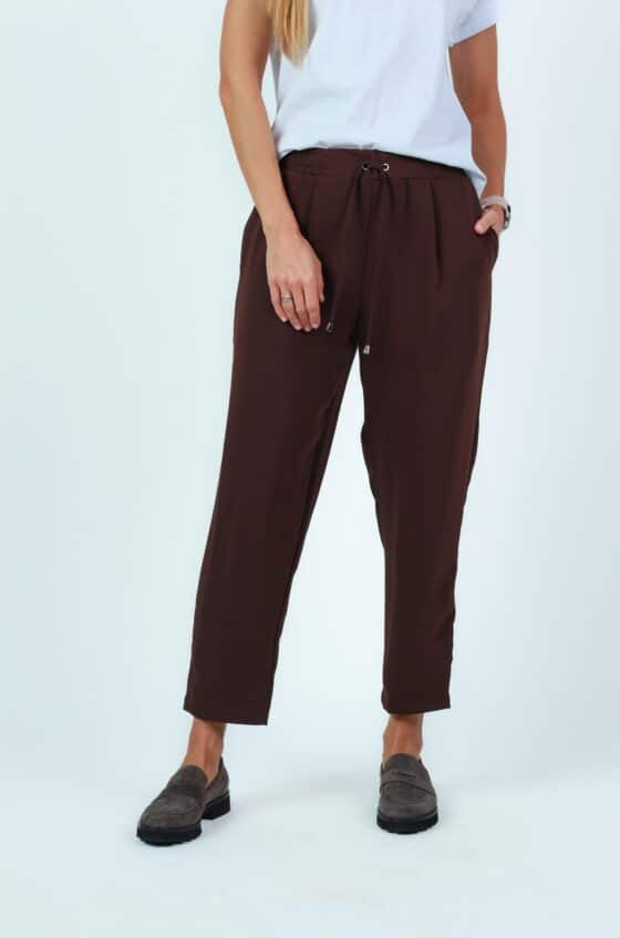 Woman cropped pants chocolate colour