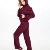 Moteriškas laisvalaikio kostiumas su pūkeliu bordinės spalvos