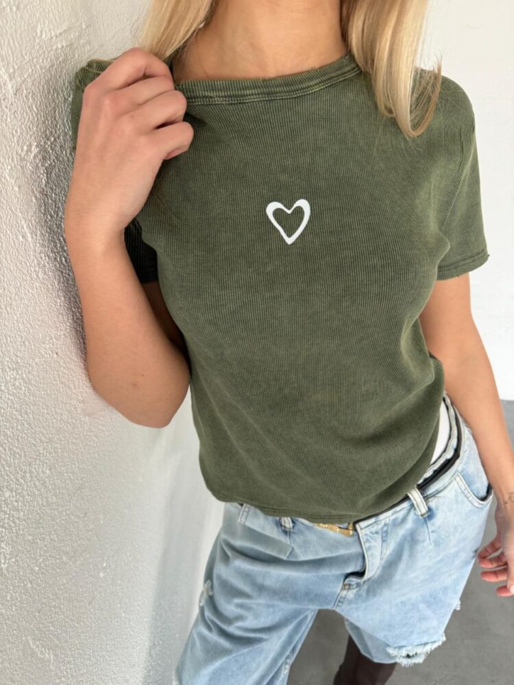 Woman acid washed T-shirt olive