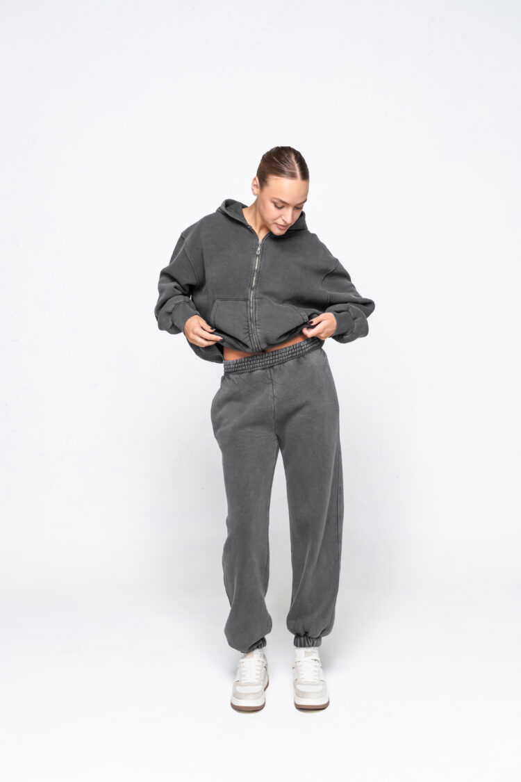 Blukintos medvilnės cropped pilkas kostiumėlis su pūkeliu