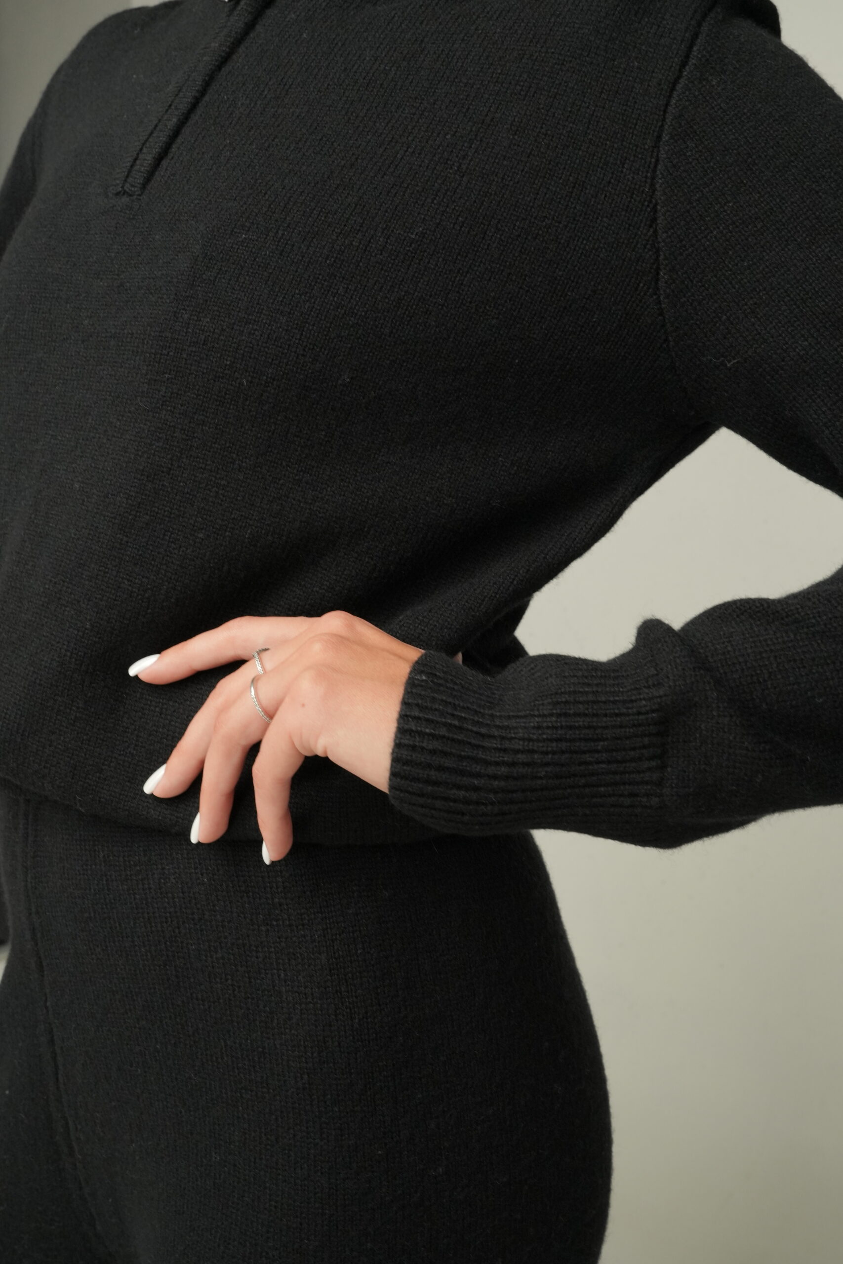 Megztas kostiumėlis su vilna, juodas - Image 4