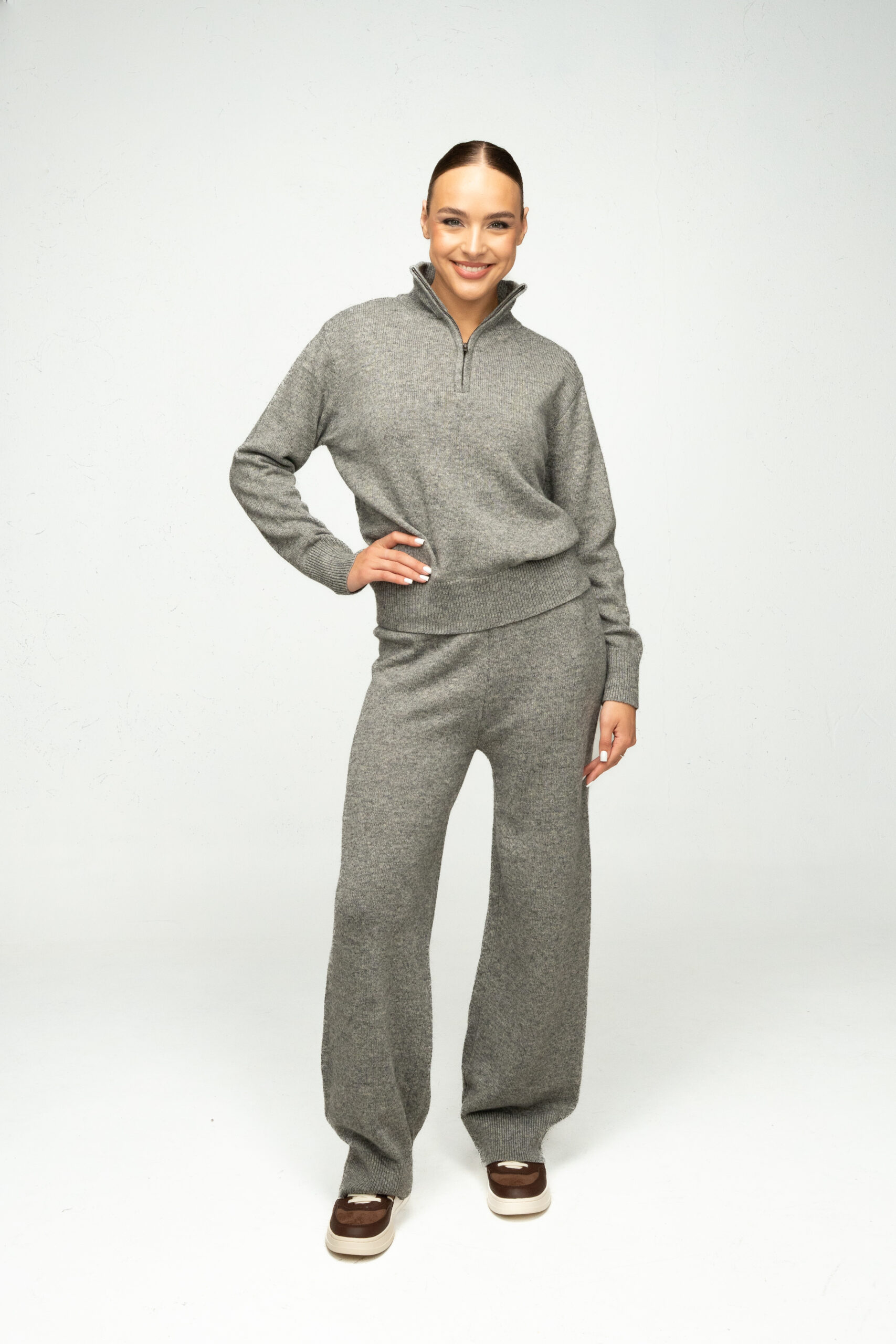 Megztas kostiumėlis su vilna, pilkas