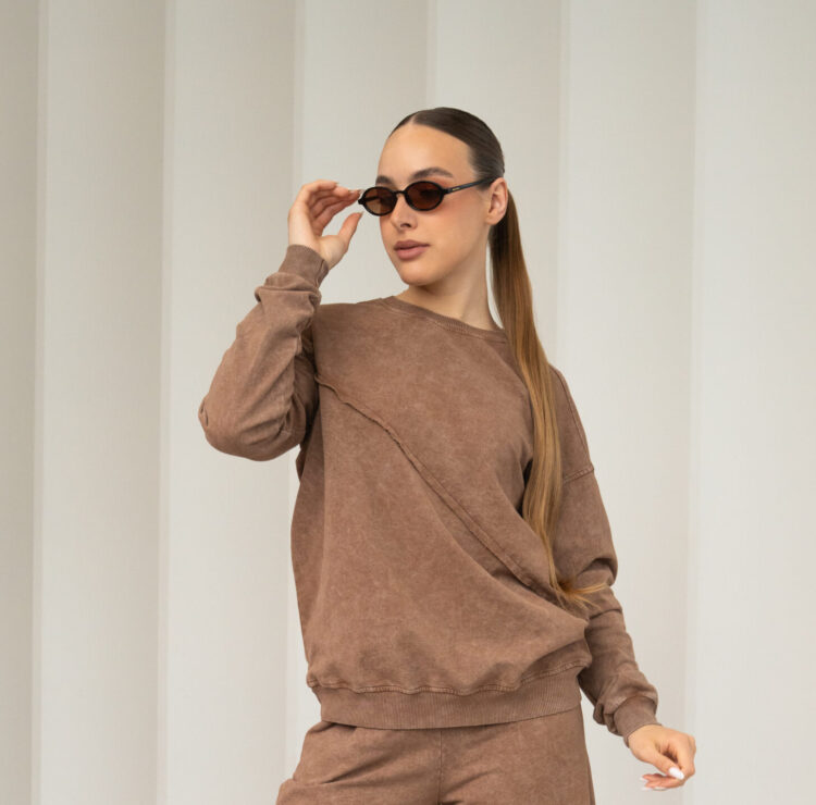 Mocha blukintos medvilnės džemperis