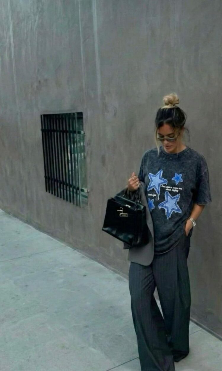 Blukintos medvilnės marškinėliai su žvaigždžių dekoru antacito spalvos