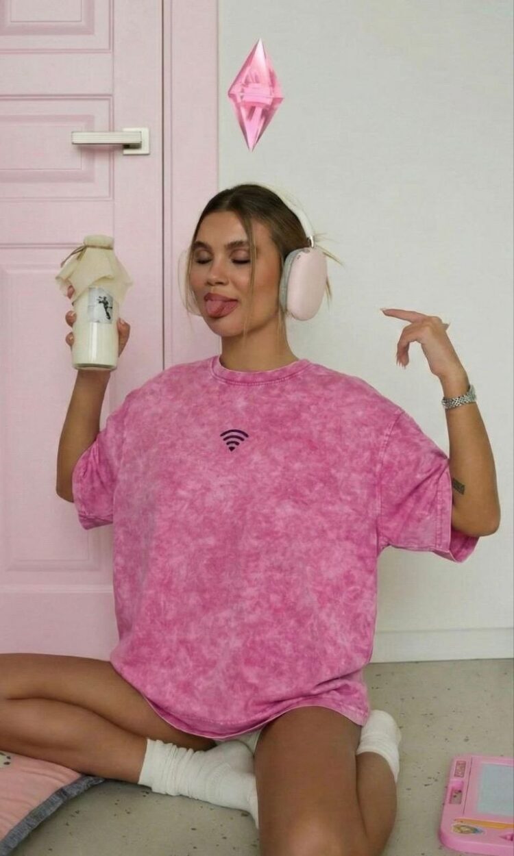 Blukintos medvilnės oversize marškinėliai su minimalistiniu printu rožiniai