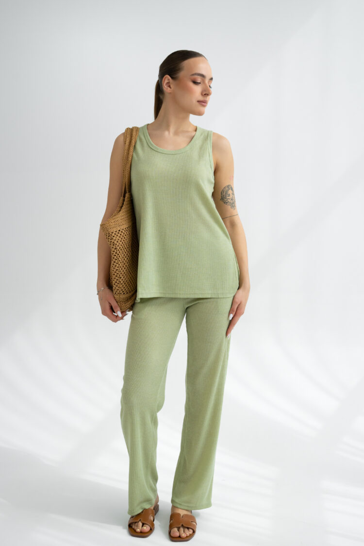 Vasarinis tekstūrinės medžiagos kostiumėlis MIA | pistacijų